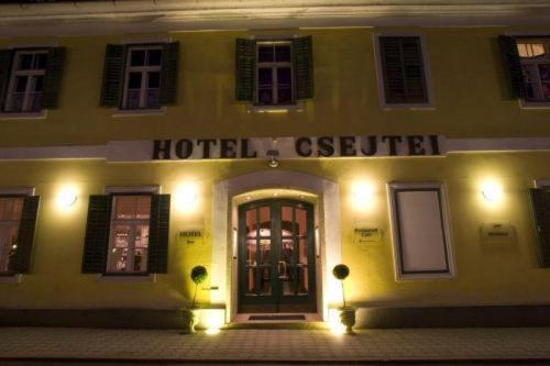 Hotel Csejtei Feldbach  Exterior photo